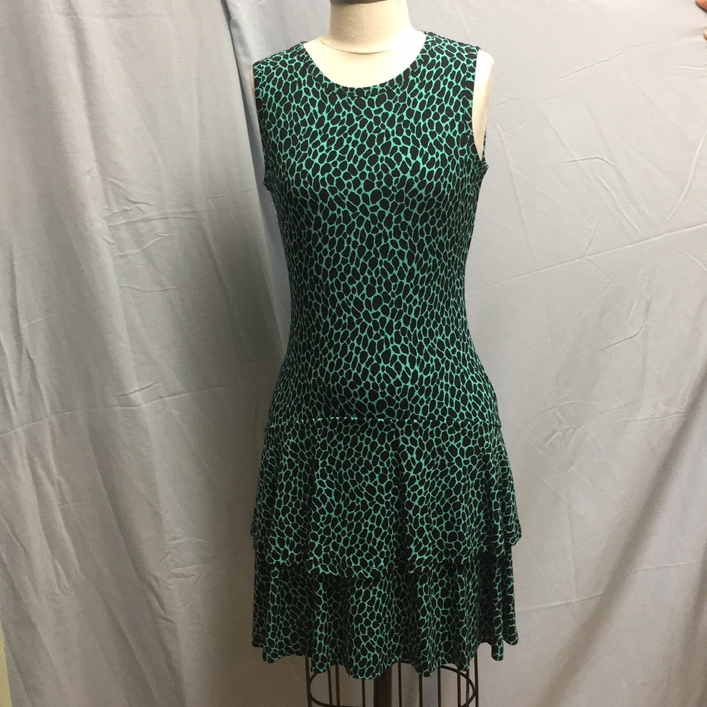 Mid-length sleeveless dress